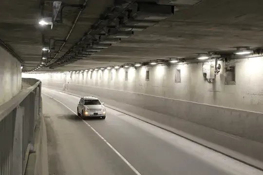 orange-traffic-tunnel-melocheville-interieur.jpg_lossy=0&amp;strip=1&amp;webp=1