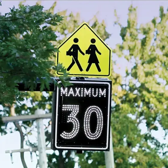 sign-led-zone-school-lower-speed.jpg_lossy=0&strip=1&webp=1